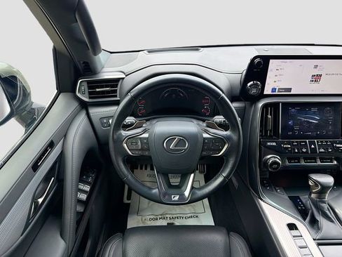 Used 2023 Lexus LX 600 F Sport w/ Accessory Package (A2) AWD/4WD image 18