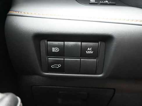 Used 2023 Toyota Highlander Bronze Edition image 20