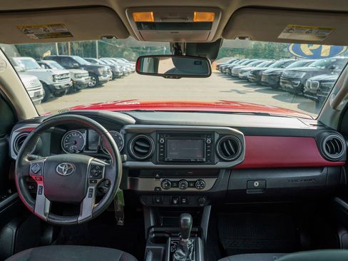 Used 2019 Toyota Tacoma SR5 RWD image 24