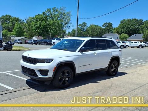 Used 2025 Jeep Grand Cherokee Limited w/ Luxury Tech Group II AWD/4WD image 1