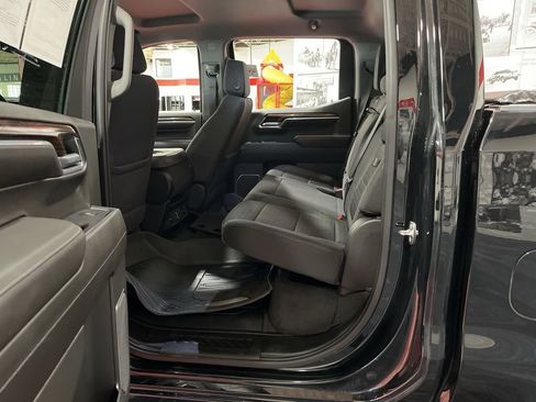 Used 2022 GMC Sierra 1500 Elevation w/ LPO, Elevation Black Package AWD/4WD image 15