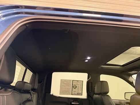 Used 2019 Chevrolet Silverado 1500 High Country AWD/4WD image 16