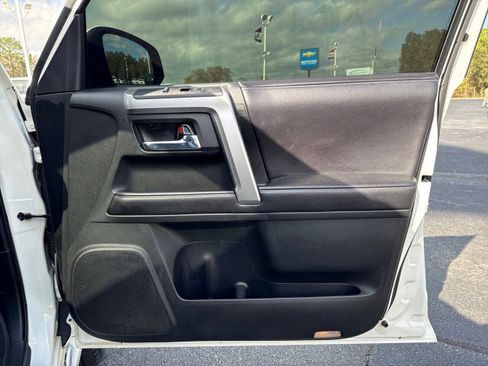 Used 2016 Toyota 4Runner SR5 image 12