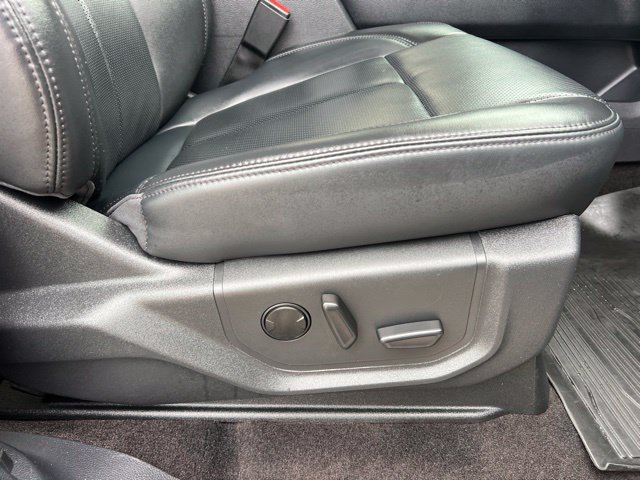 Used 2023 Ford Expedition XLT AWD/4WD image 12