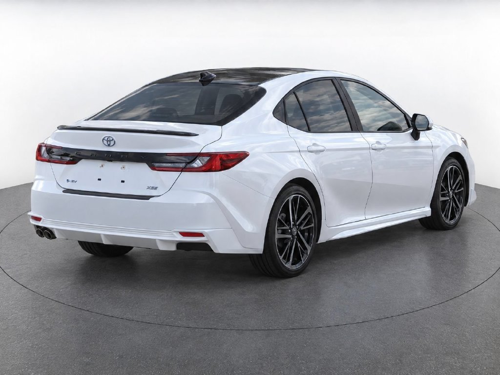 Used 2025 Toyota Camry XSE FWD image 8