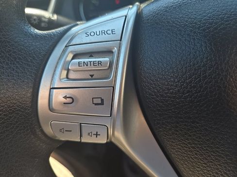 Used 2016 Nissan Rogue S w/ Appearance Package AWD/4WD image 14