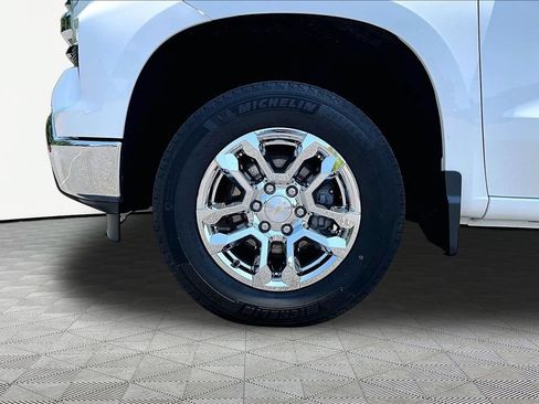 Used 2023 Chevrolet Silverado 1500 LT AWD/4WD image 21