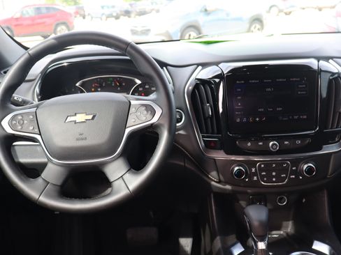 Used 2023 Chevrolet Traverse LT AWD/4WD image 16