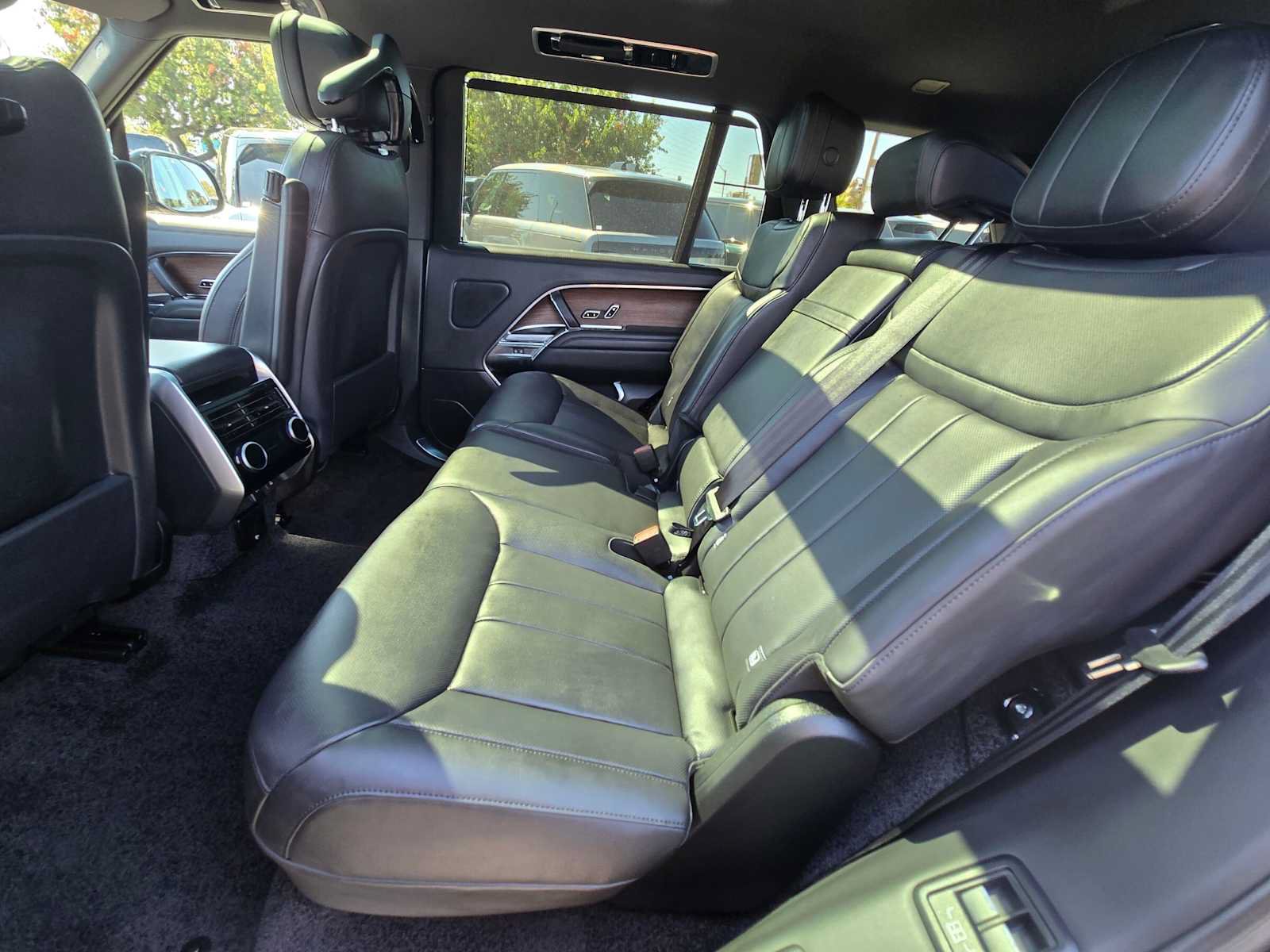 New 2027 Land Rover Range Rover Long Wheelbase SE AWD/4WD image 18