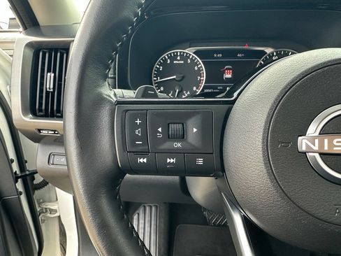 Used 2022 Nissan Pathfinder SL image 15