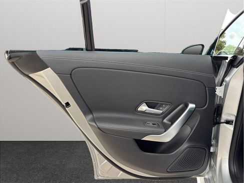 Used 2023 Mercedes-Benz CLA 250 4MATIC image 38