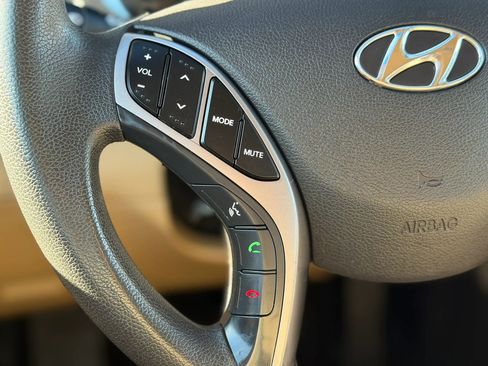 Used 2013 Hyundai Elantra GLS w/ Preferred Pkg FWD image 30
