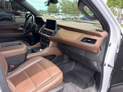 Used 2022 Chevrolet Suburban High Country AWD/4WD image 32