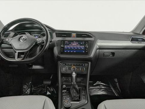 Used 2018 Volkswagen Tiguan SE w/ Panoramic Sunroof Package AWD/4WD image 27