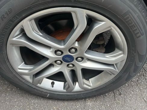 Used 2015 Ford Edge Titanium image 28