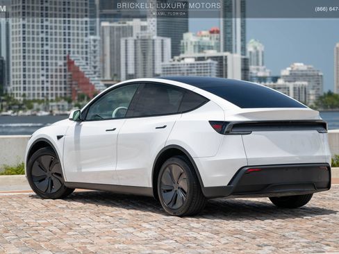 Used 2026 Tesla Model Y Long Range AWD/4WD image 12