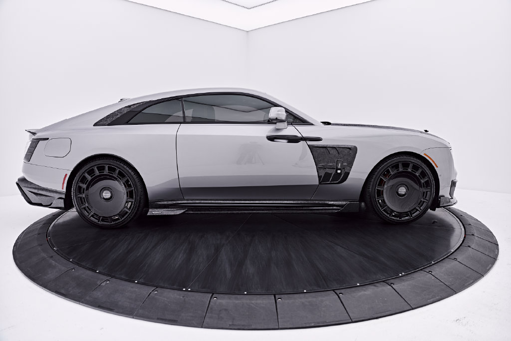 Used 2025 Rolls-Royce Spectre Black Badge AWD/4WD image 18