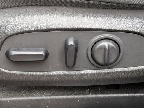 Used 2021 Chevrolet TrailBlazer RS w/ Technology Package image 18