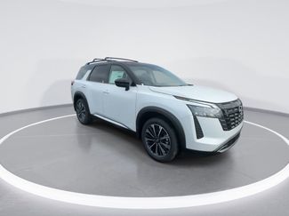 New 2026 Nissan Pathfinder Platinum video 2