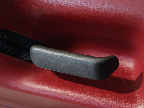 Used 1990 Ford F150 2WD Regular Cab image 40