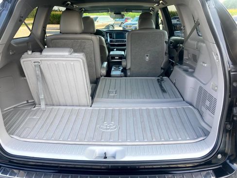 Used 2018 Toyota Highlander XLE w/ Protection Package #3 AWD/4WD image 18