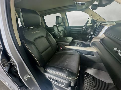 Used 2019 RAM 1500 Laramie RWD image 31