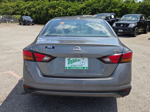 Certified 2023 Nissan Altima 2.5 SV FWD image 9