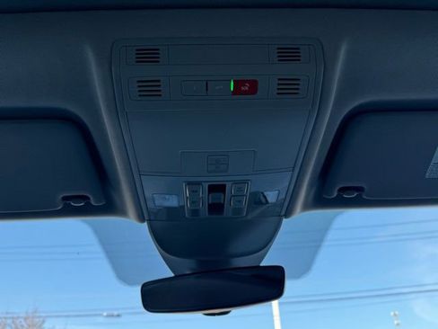 New 2026 Volkswagen Taos SE image 17