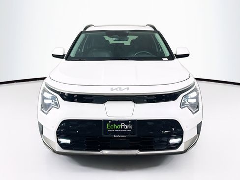 Used 2023 Kia Niro Wave image 2