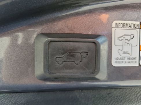 Used 2016 Toyota RAV4 XLE image 10