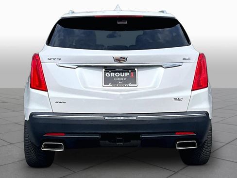 Used 2017 Cadillac XT5 Luxury w/ Driver Awareness Package AWD/4WD image 5