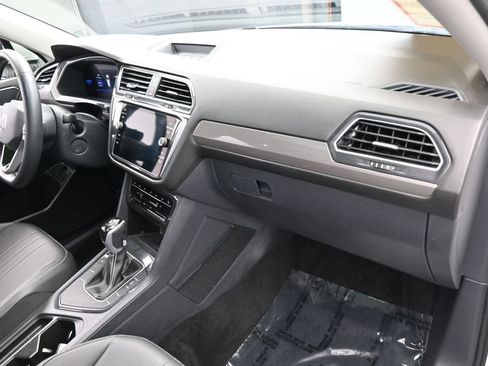 Used 2023 Volkswagen Tiguan SE FWD image 46