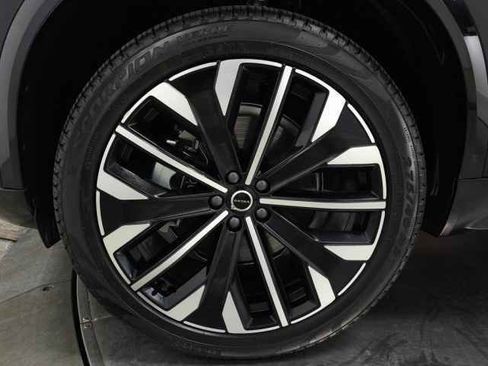 Used 2025 Volvo XC90 B6 Plus image 14