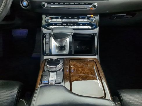 Used 2018 Genesis G90 3.3T Premium image 21