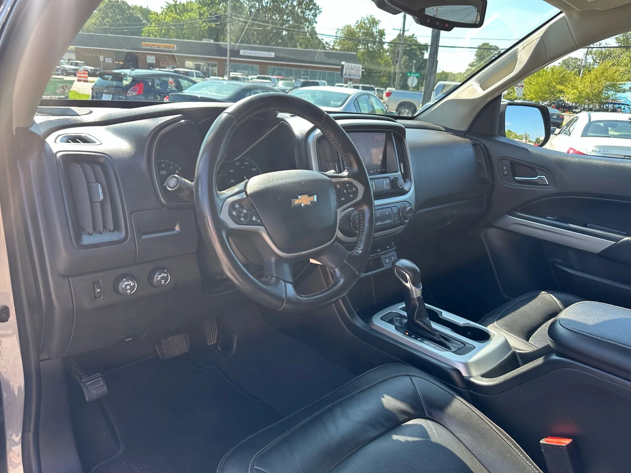 Used 2022 Chevrolet Colorado LT w/ Luxury Package AWD/4WD image 14