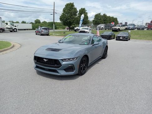 Used 2024 Ford Mustang GT RWD image 3