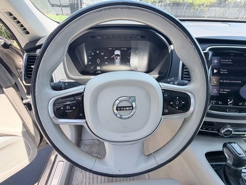Used 2016 Volvo XC90 T6 Momentum w/ Momentum Plus Package AWD/4WD image 12