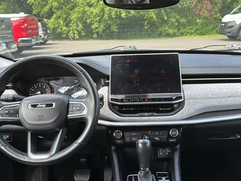 Used 2022 Jeep Compass Latitude AWD/4WD image 24