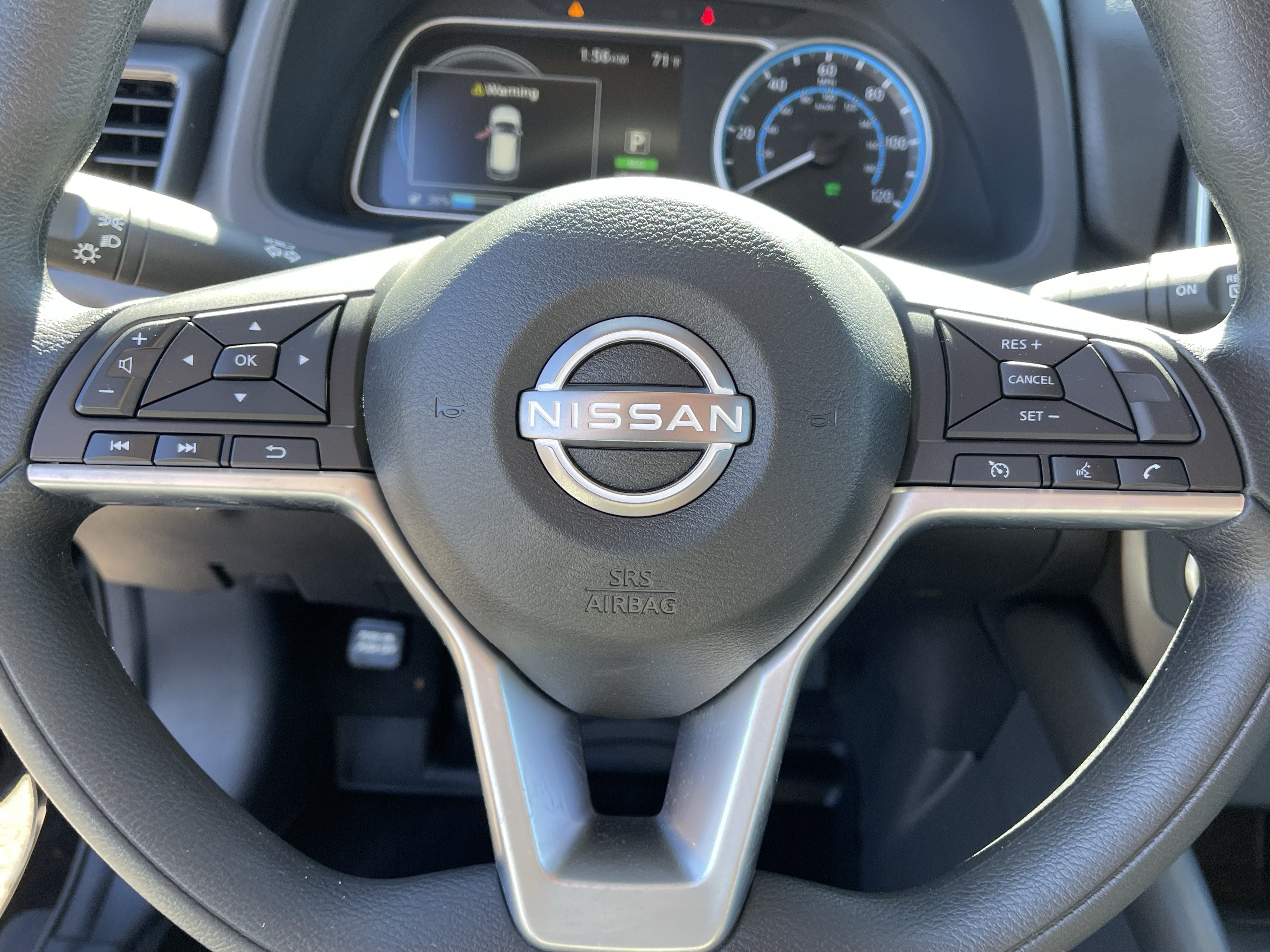 Used 2025 Nissan Leaf S FWD image 19
