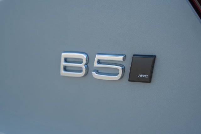 New 2026 Volvo XC40 B5 Core w/ Protection Package Premier AWD/4WD image 9