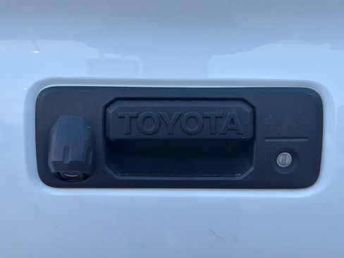 Used 2020 Toyota Tacoma SR image 35