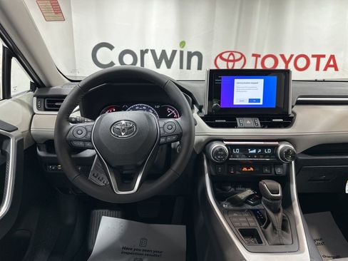 Used 2025 Toyota RAV4 XLE Premium image 24