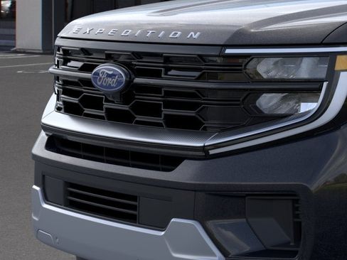 New 2026 Ford Expedition Max Platinum w/ Platinum Ultimate Package AWD/4WD image 17