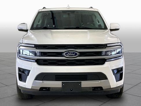 Used 2022 Ford Expedition Max XLT AWD/4WD image 3