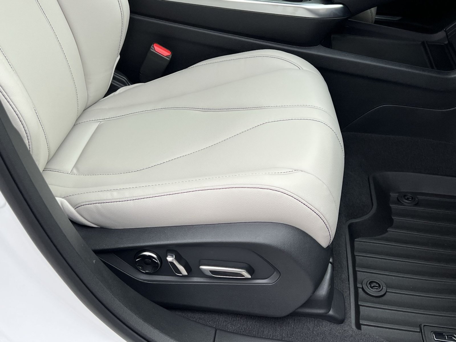 Used 2026 Acura RDX SH-AWD image 27