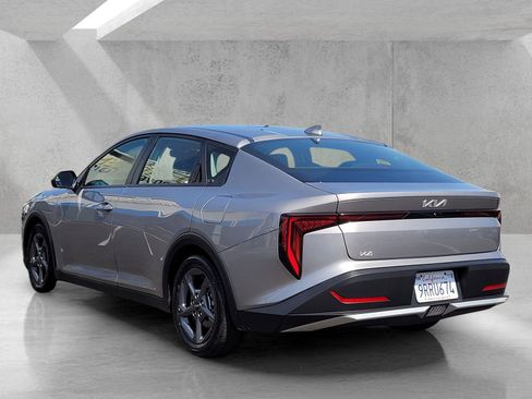 Used 2025 Kia K4 LXS image 6