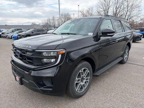 New 2026 Ford Expedition Active image 7