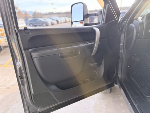 Used 2011 GMC Sierra 2500 SLE w/ SLE Preferred Package image 19