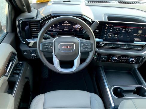 Used 2025 GMC Sierra 2500 SLT w/ SLT Convenience Package image 5