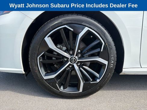Used 2024 Nissan Altima 2.5 SR FWD image 2